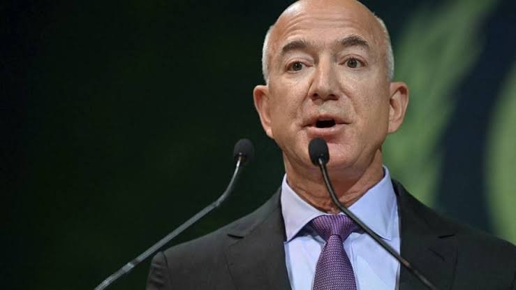 Jeff Bezos advised businesses to delay purchases during holiday season