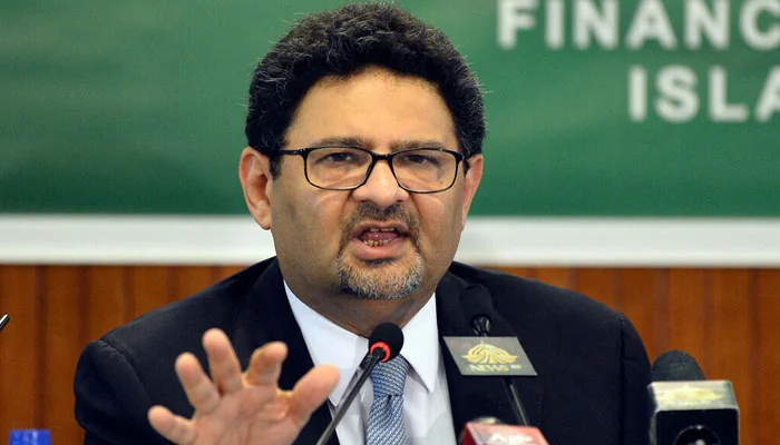 Why Maryam Nawaz removed Miftah Ismail from party position?
