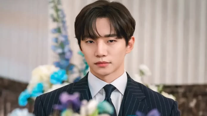 In the new JTBC drama "King the Land," which will be aired for the first time in 2023, Lee Junho transformed into a salvation character with natural grace.