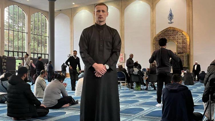 Alfred William Best, aka Alfie Best, a well-known and wealthy businessman in the United Kingdom, converted to Islam.