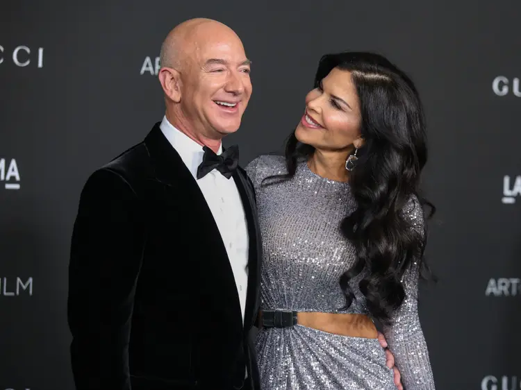 Amazon founder Jeff Bezos engaged to girlfriend Lauren Sanchez: Sources