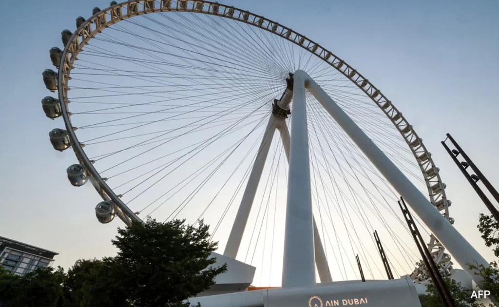 Dubai's Ferris Wheel mysteriously stops turning