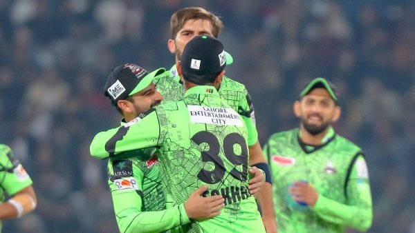 PSL 9: Peshawar Zalmi stun Qalandars in a tense clash